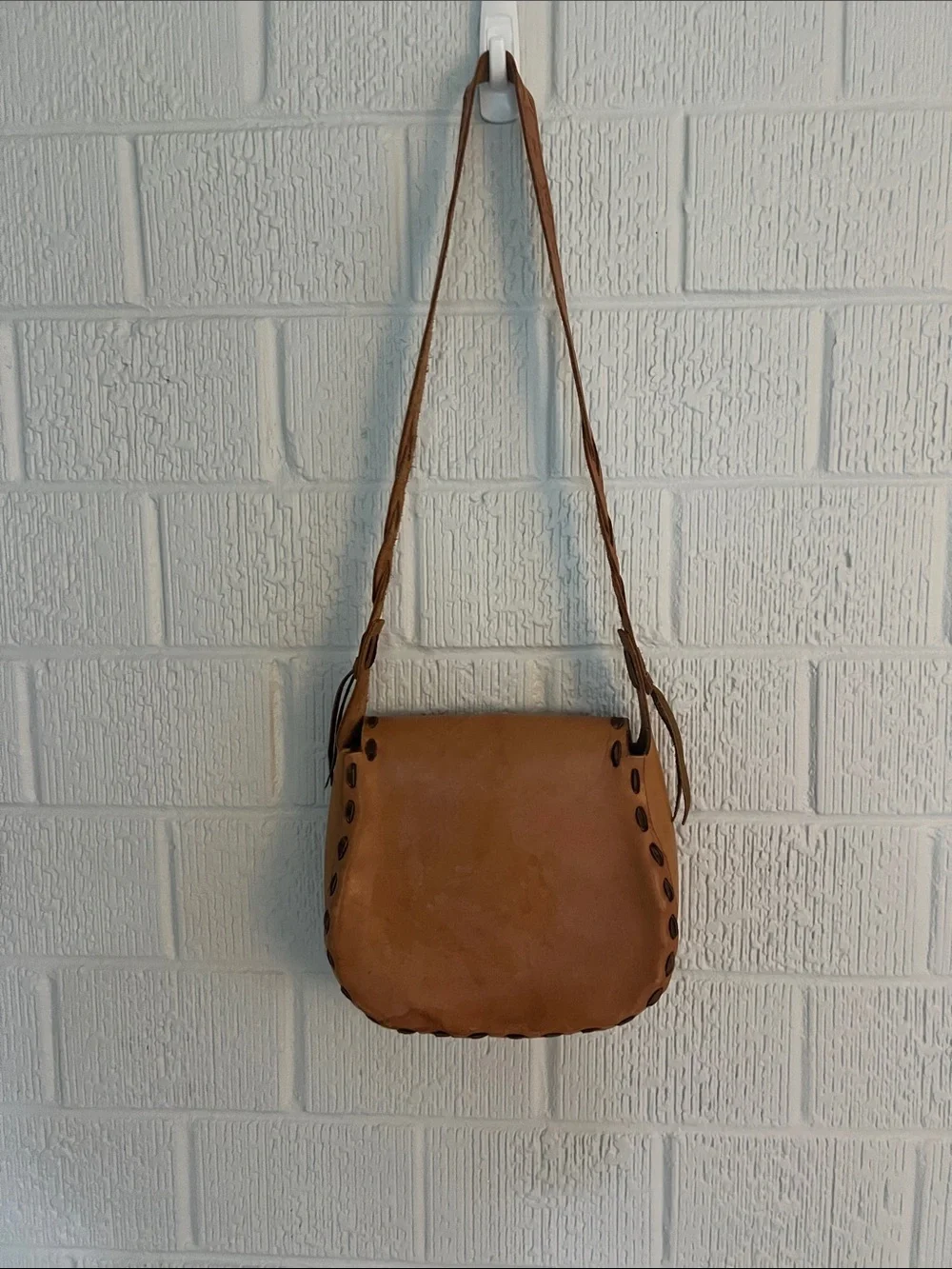 Hand-Painted Floral & Butterfly Leather Crossbody Bag - Tan - Picture 3 of 6